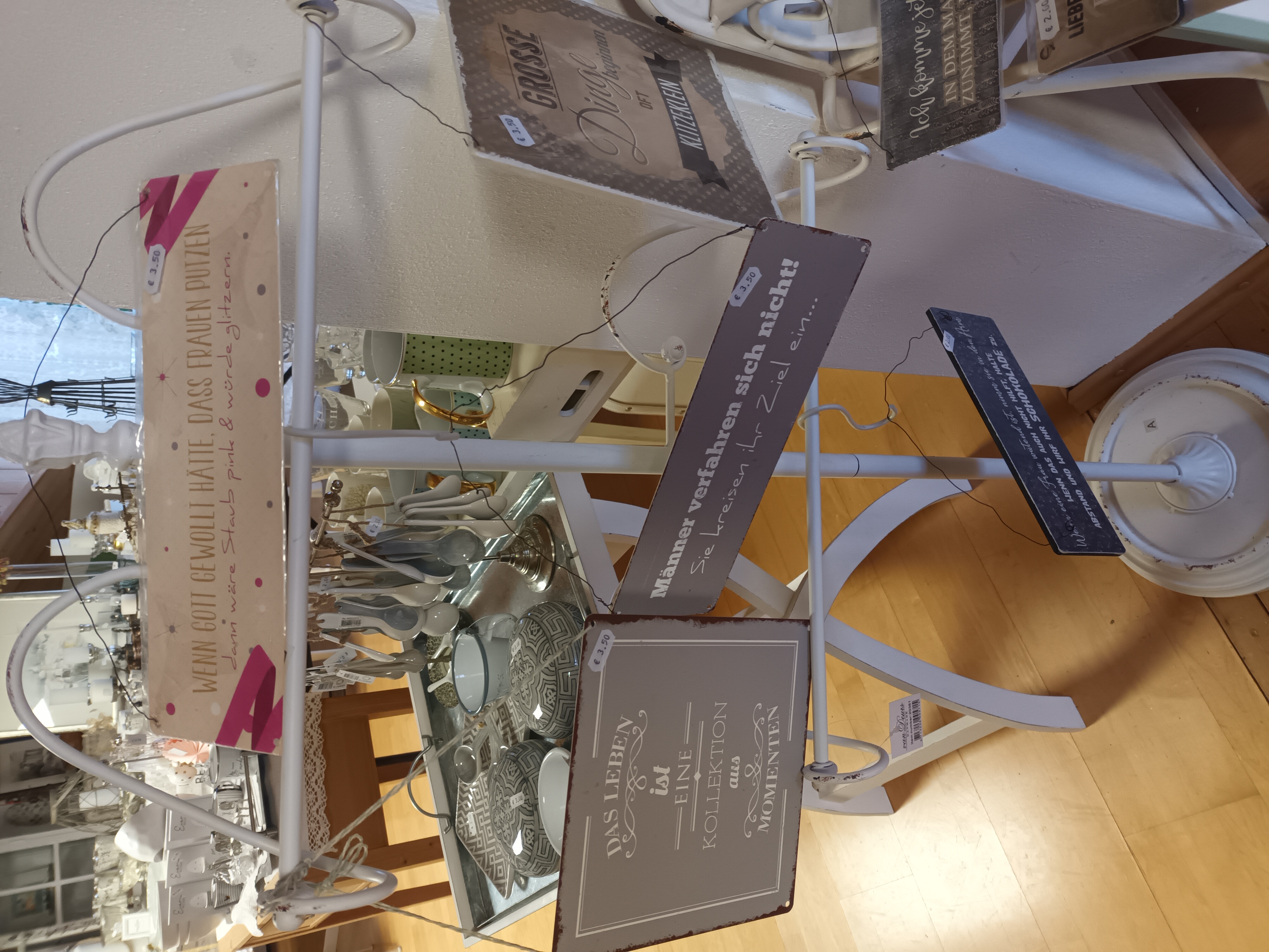 Diverse Deko und Geschenkideen nur im Verkaufsladen in Grafentraubach erhältlich